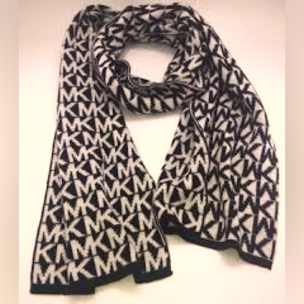 Like new MK scarf